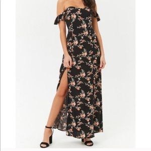 Forever 21 Dresses - Floral Maxi Dress *NEVER WORN* Forever 21 Dresses - Floral Maxi Dress *NEVER WORN*